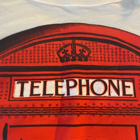 BRAND NEW NEVER WORN LONDON TEE-SHIRT. SIZE LARGE BUT FEELS LIKE A SMALL. - Picture 3 of 7